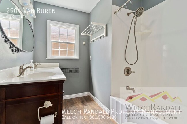 Building Photo - 2904 Van Buren Ave