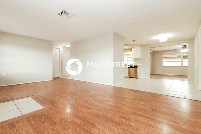 Building Photo - 3 Bedroom Pet-Friendly Home in Holiday, FL with Main Street Renewal