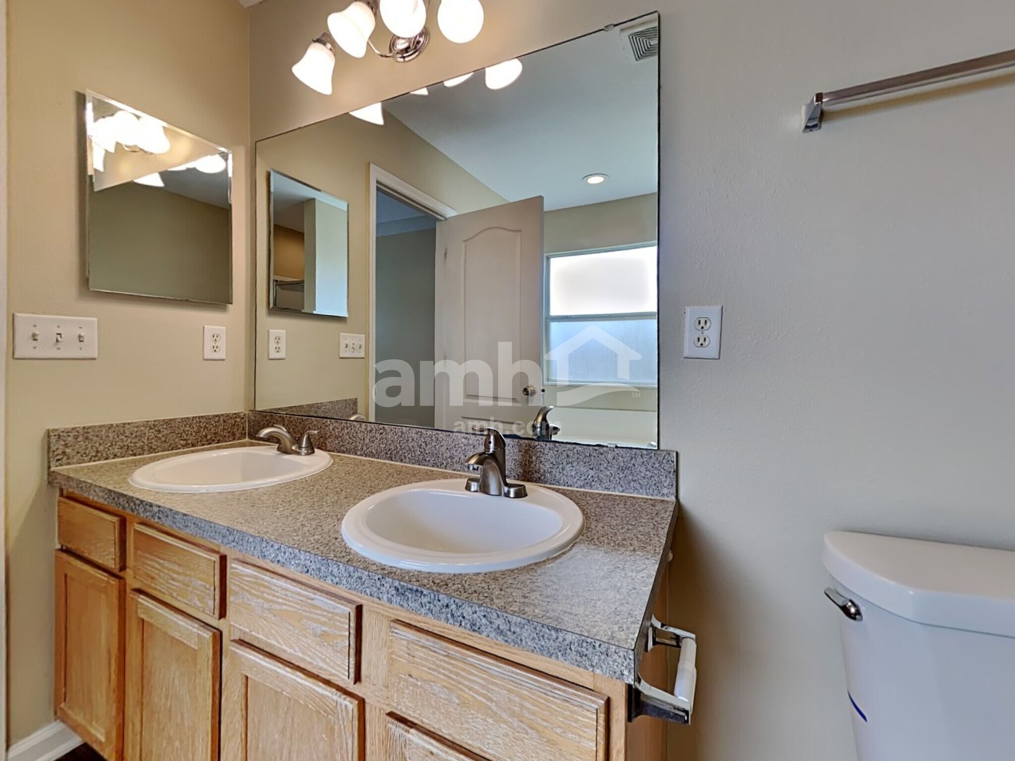 Building Photo - 12712 Daylight Trl