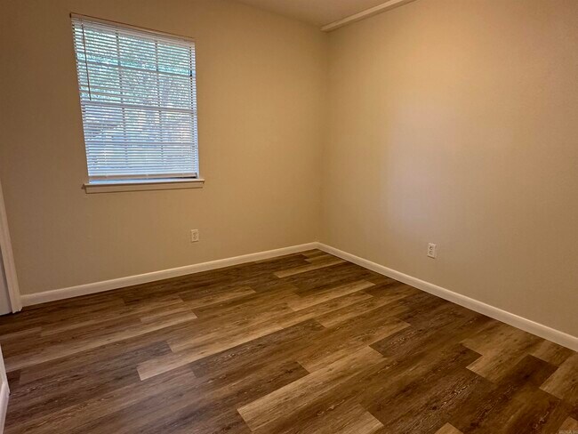 Building Photo - 9615 Comstock Rd