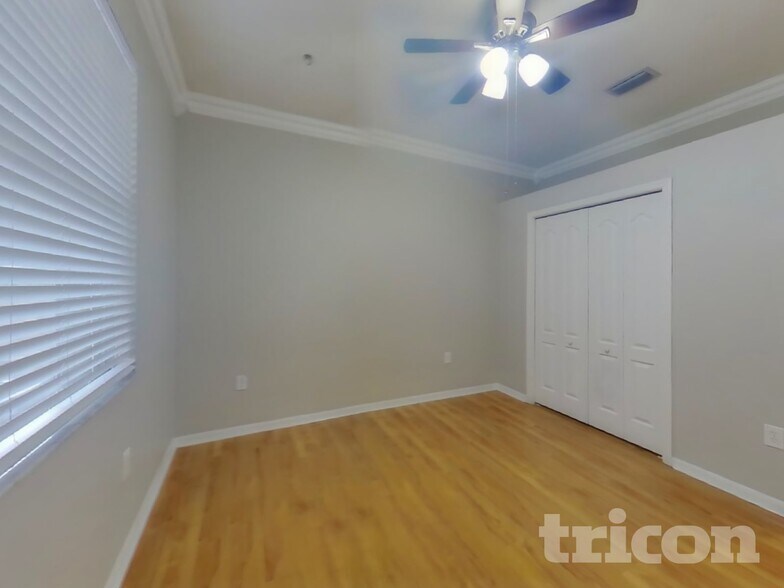 Building Photo - 6918 Monarch Park Dr