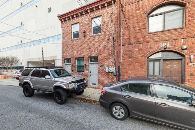 Building Photo - 1829 Kater St