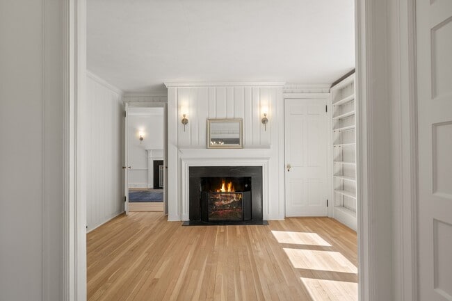 Building Photo - 55 Loughlin Ave