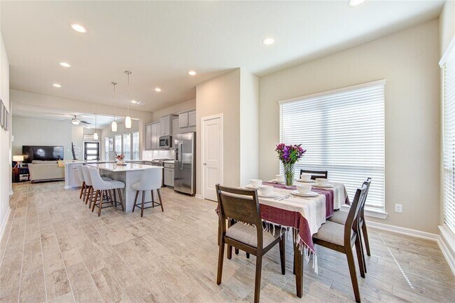 Building Photo - 6019 Bristlegrass Ln