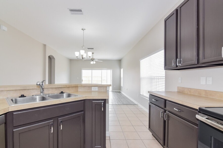 Building Photo - 7637 Dragon Fly Loop