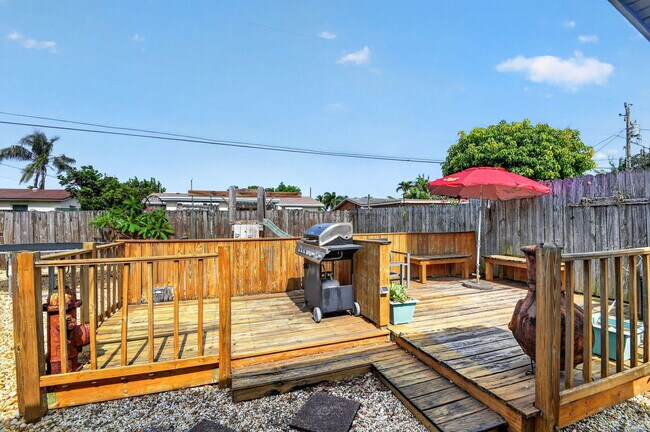 Building Photo - 318 Glen Arbor Terrace