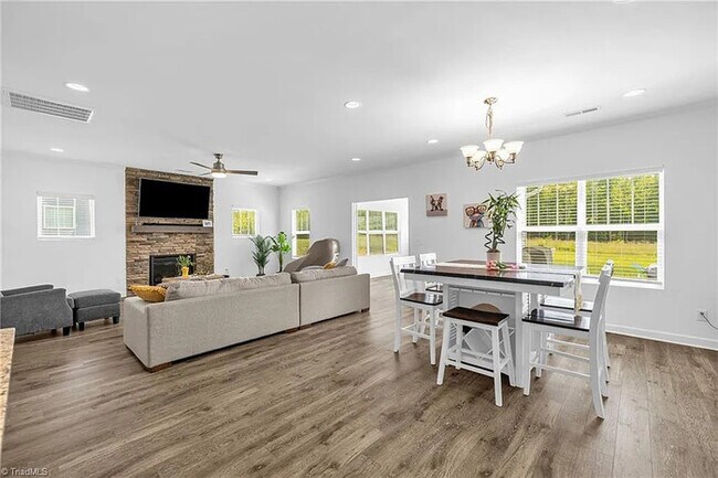 Building Photo - Earn Wealth While Leasing - Like a Homeown...