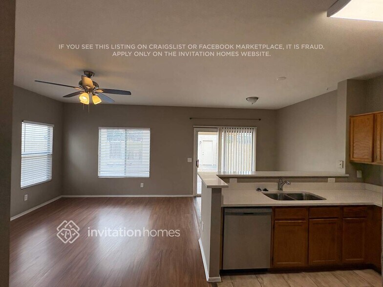 Building Photo - 16487 N 67th Dr