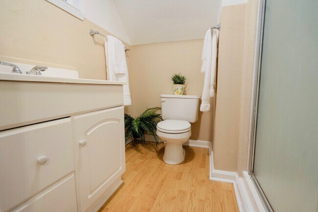 En suite Bathroom - 2406 P St