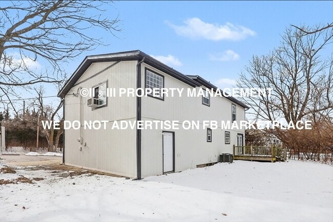 Building Photo - 2900 E Red Bridge Rd