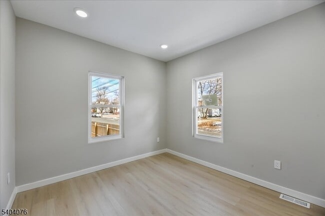 Building Photo - 143 Johnston Ave