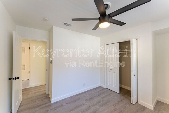 Building Photo - 9409 Meadow Vale