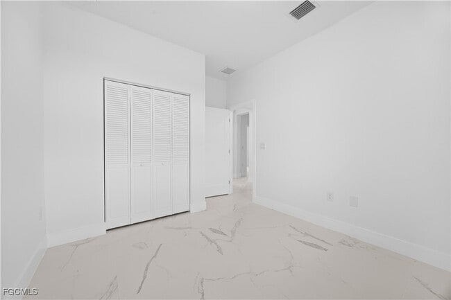 Building Photo - 1136 Ichabod Ave