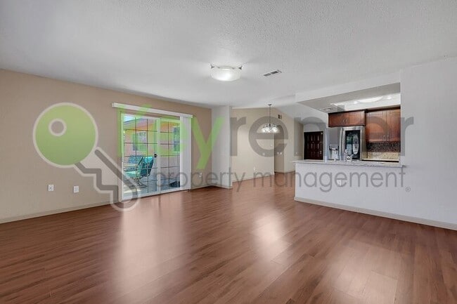 Building Photo - 7137 Reyn Oaks Way