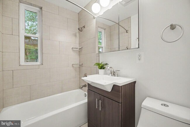 Building Photo - 4318 N Pershing Dr