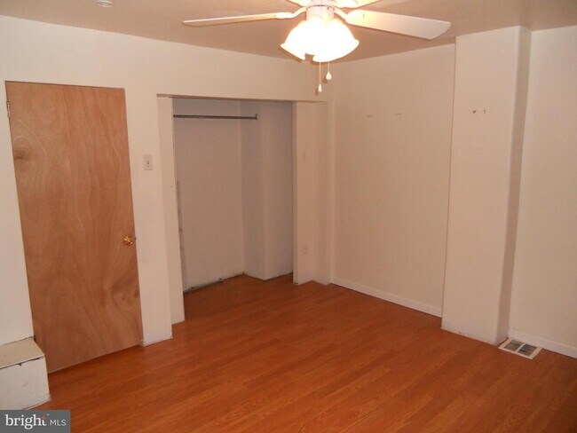 Building Photo - 3128 N Shedwick St