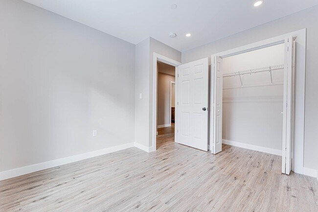 Building Photo - 3 Strafford Rd