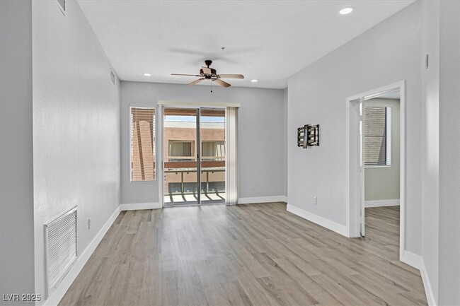 Building Photo - 31 E Agate Ave