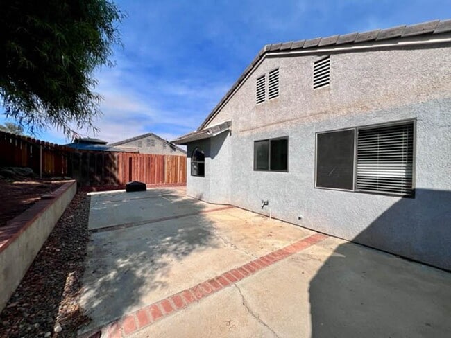 Building Photo - Upgraded 2 Bedroom Menifee home with a two...