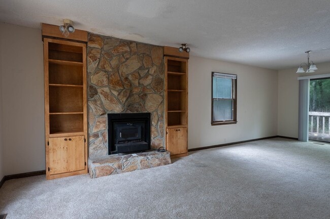Building Photo - 105 Hanover Way