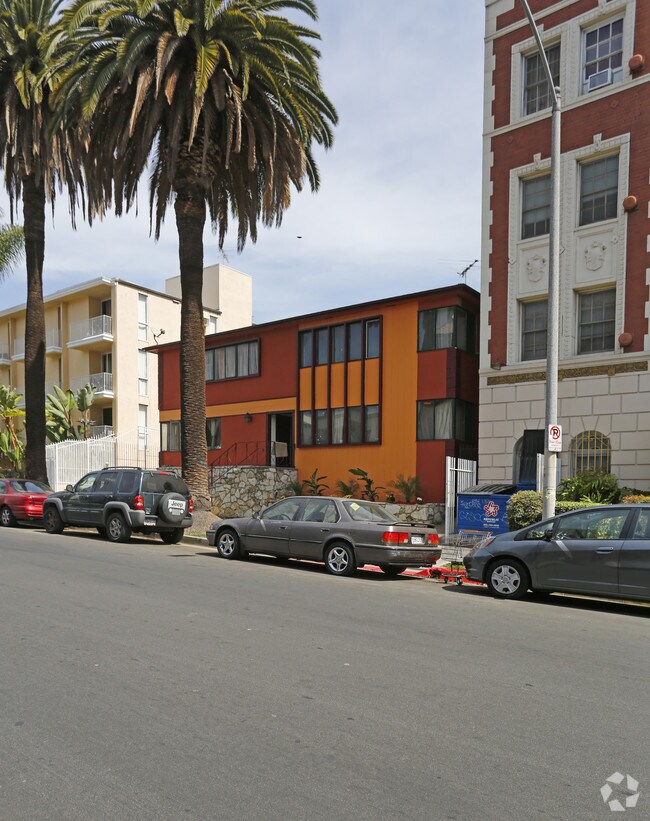 Building Photo - Casa De Catalina