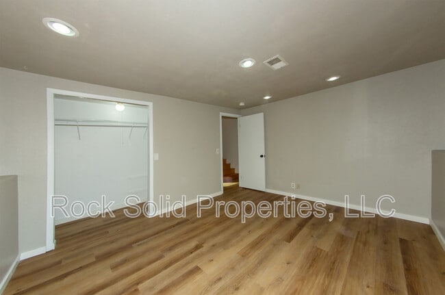 Building Photo - 4405 Ocean Ave