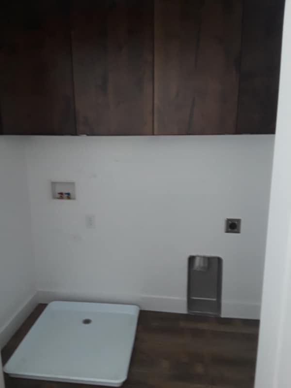 Building Photo - 2179 525 W
