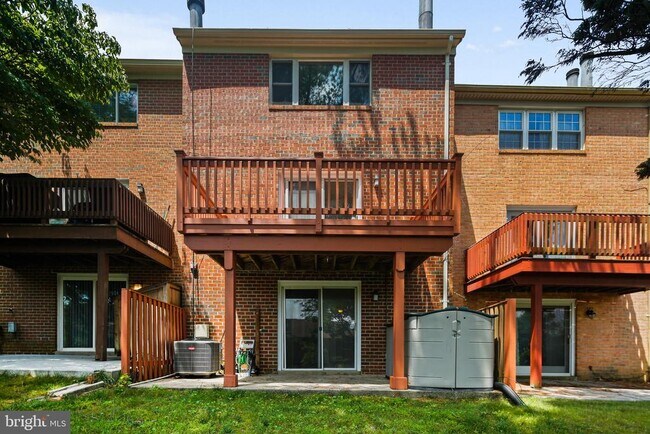 Building Photo - 7 Castlehill Ct