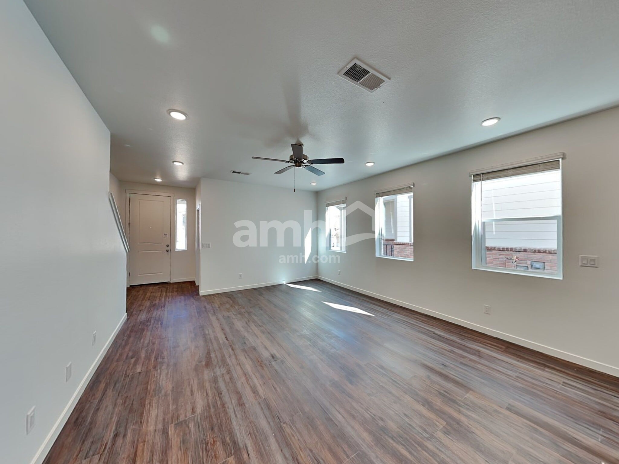 Building Photo - 384 N Addison Way