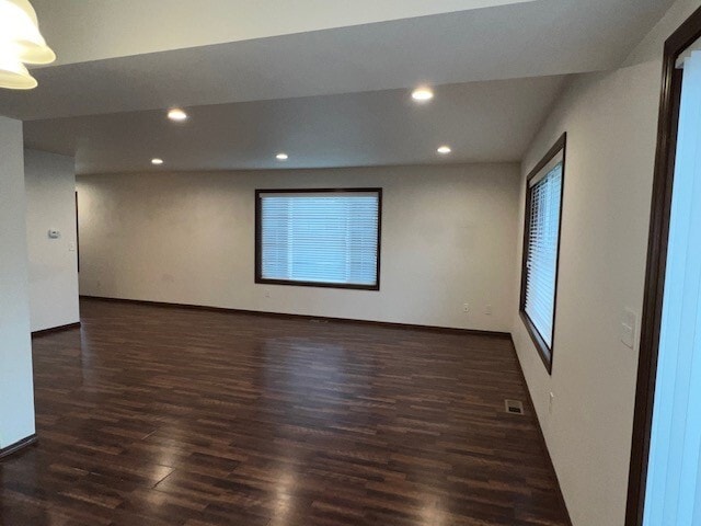 Building Photo - 2025 Aaron Dr