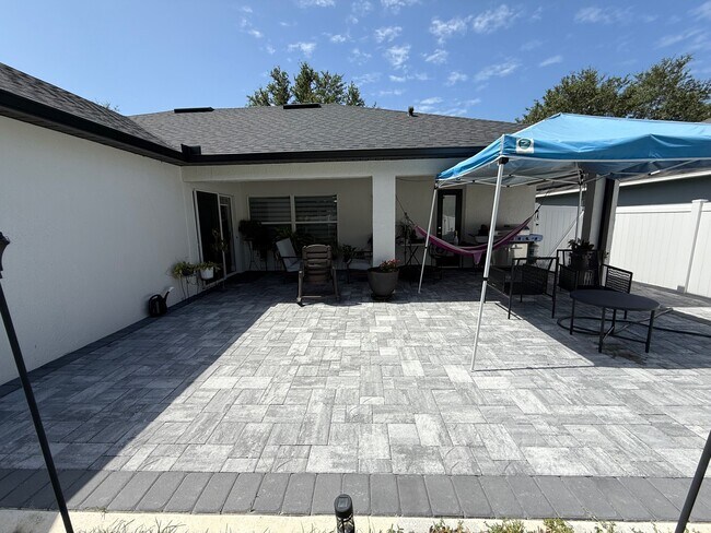 Building Photo - 219 Compass Rose Dr