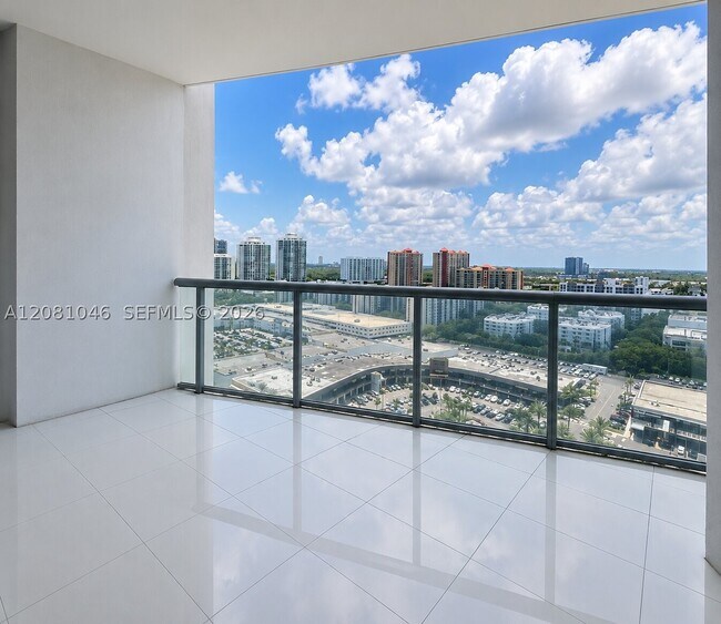 Building Photo - 17121 Collins Ave