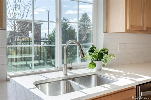 Building Photo - 26116 E Byers Pl