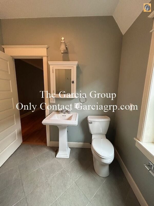 Building Photo - 4720 NE 26th Ave