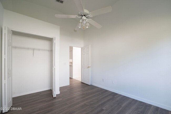 Building Photo - 3 bedrooms Port Orange