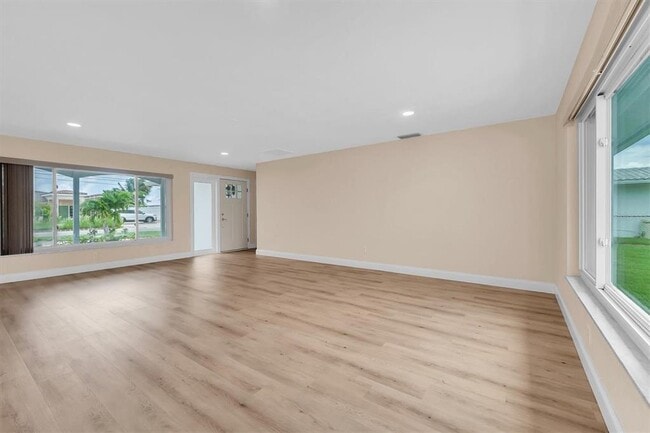 Building Photo - 315 Buttonwood Ln