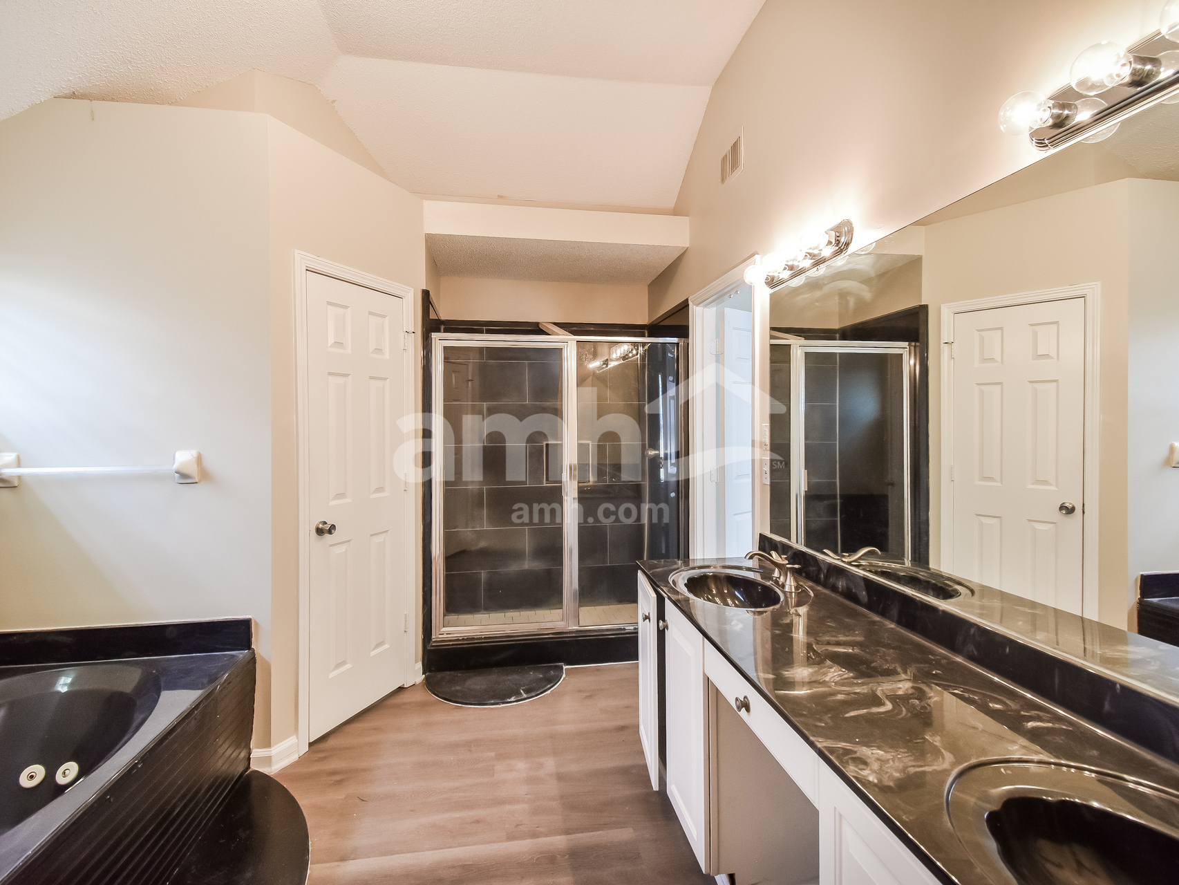 Building Photo - 4851 Phipps Dr