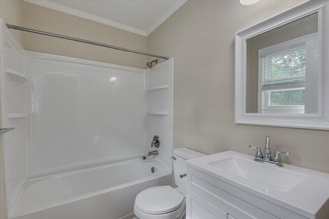 Building Photo - 3602 Kentwood Dr