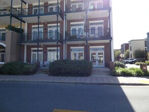 Building Photo - Downtown Pensacola Condo