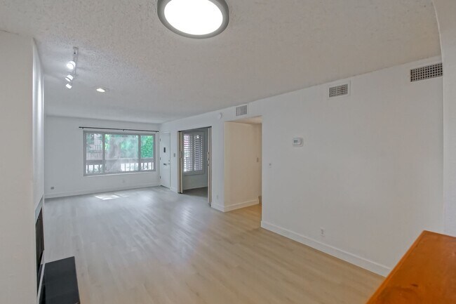 Building Photo - SPACIOUS, 2-STORY, 3BR2.5BA LAKESIDE CONDO...