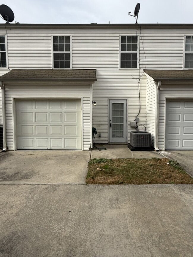 Building Photo - Spacious 3 bed 3 bath home in Union City