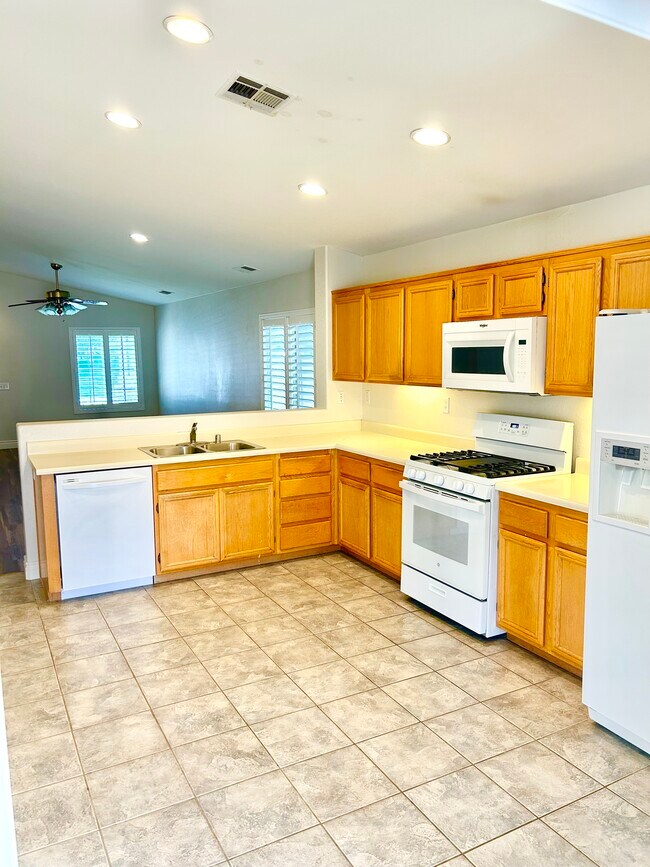 Building Photo - 30277 Twain Dr