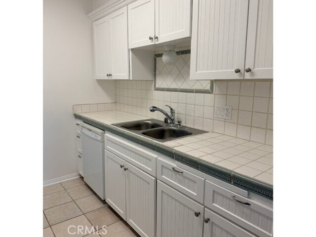 Building Photo - 15344 Weddington St