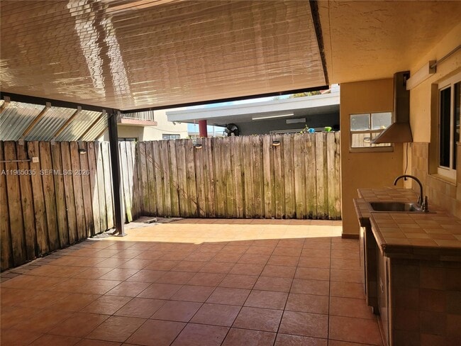 Building Photo - 2425 W 54th Pl