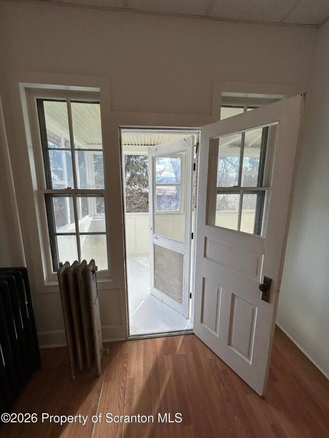 Building Photo - 210 N Bromley Ave