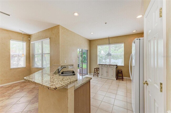 Building Photo - 3931 Yellowstone Cir