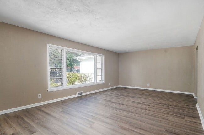 Building Photo - Adorable 3 Bedroom, 1.5 Bathroom House!