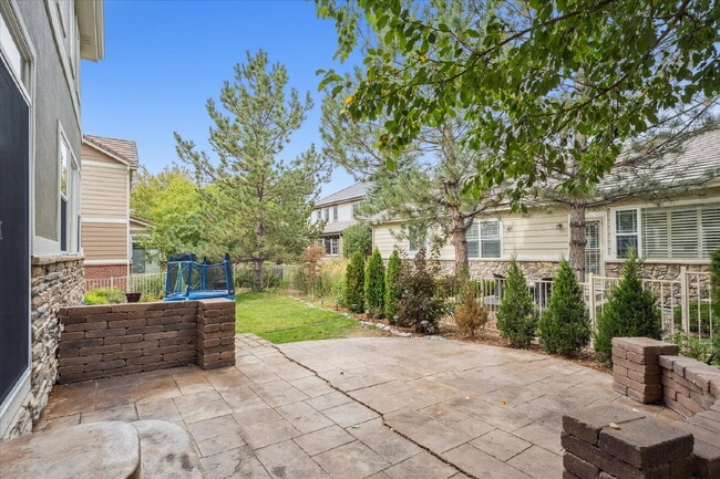 Building Photo - Golf-Course Retreat