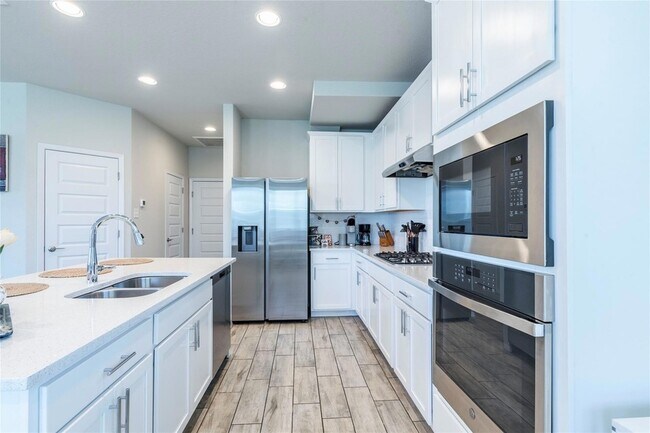 Building Photo - 5629 Respinto Dr