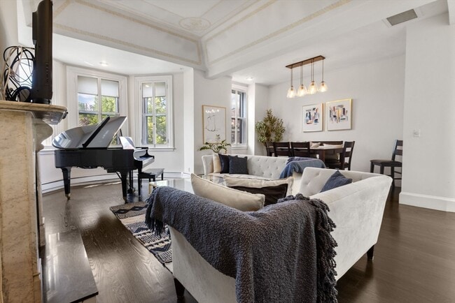Building Photo - 230 Marlborough St